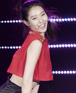 美女性感舞姿动态图片 动漫美女被虐动态图 雨后的小故事